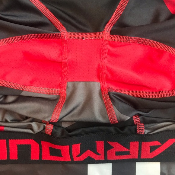 Under Armour Youth Sz Small Fitted Heat Gear 15 inch inseam Tights Red/Black - Picture 6 of 8